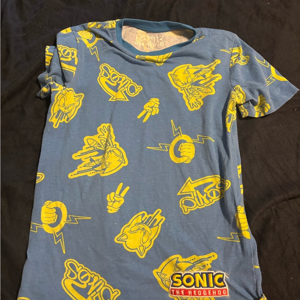 Boys 7/8 sonic top